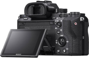 Sony Alpha a7S II  mirrorless camera-11